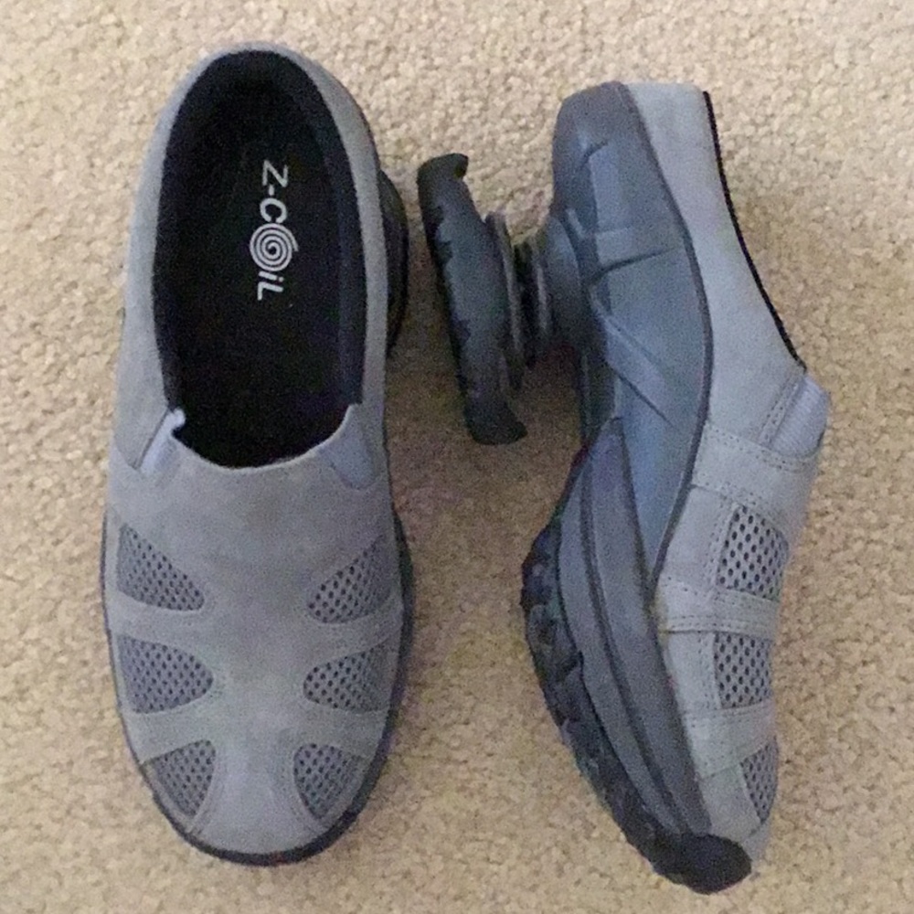 Z-coil Suede Clog Shoes with Built-In Orthotic